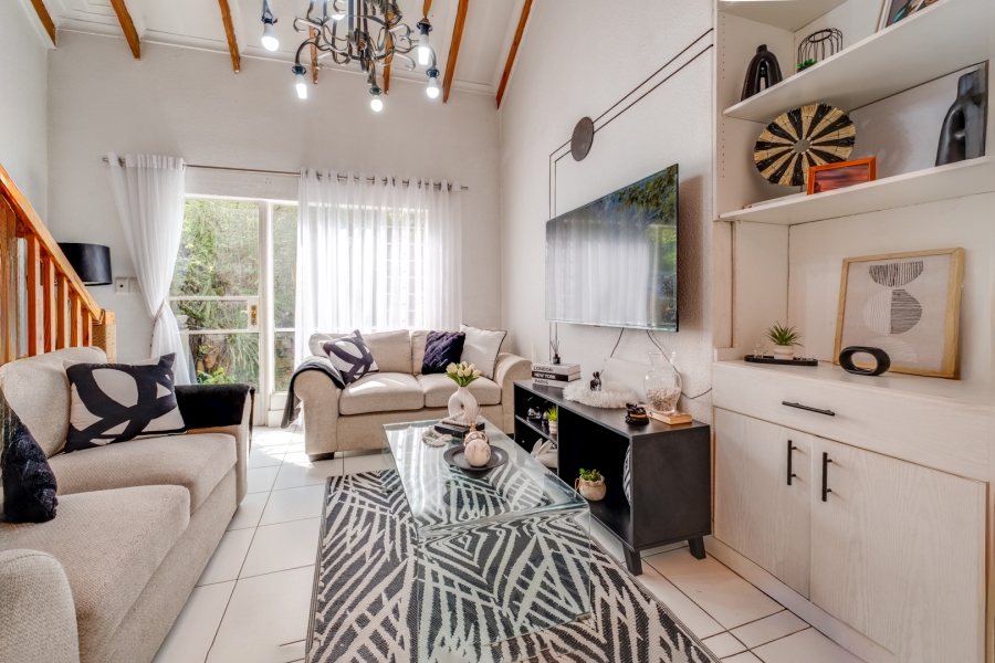 To Let 2 Bedroom Property for Rent in Douglasdale Gauteng