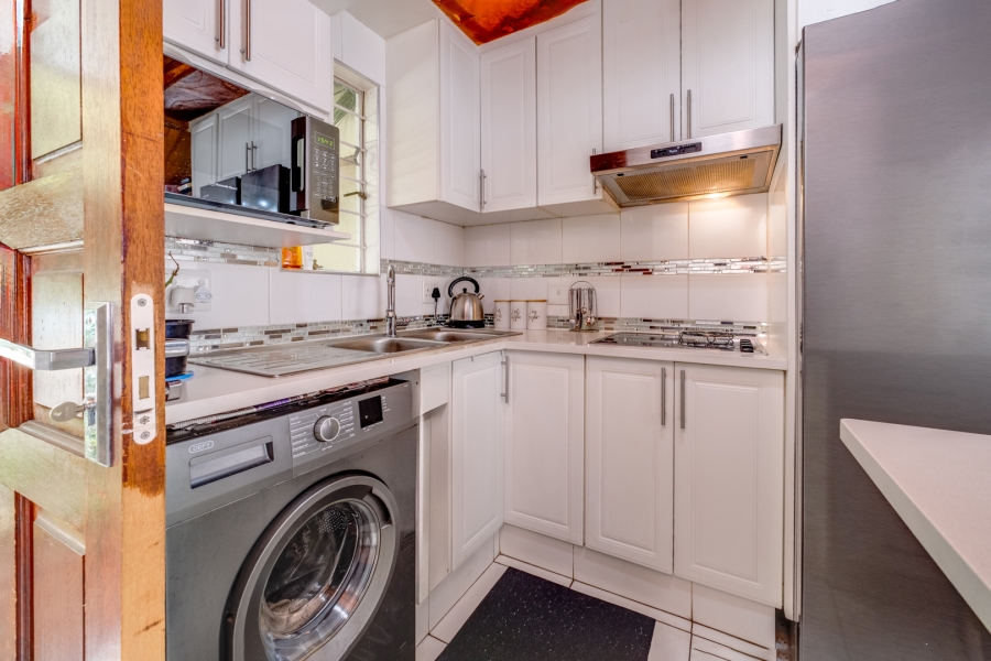 To Let 2 Bedroom Property for Rent in Douglasdale Gauteng