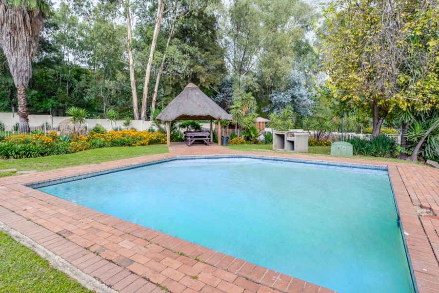To Let 2 Bedroom Property for Rent in Douglasdale Gauteng