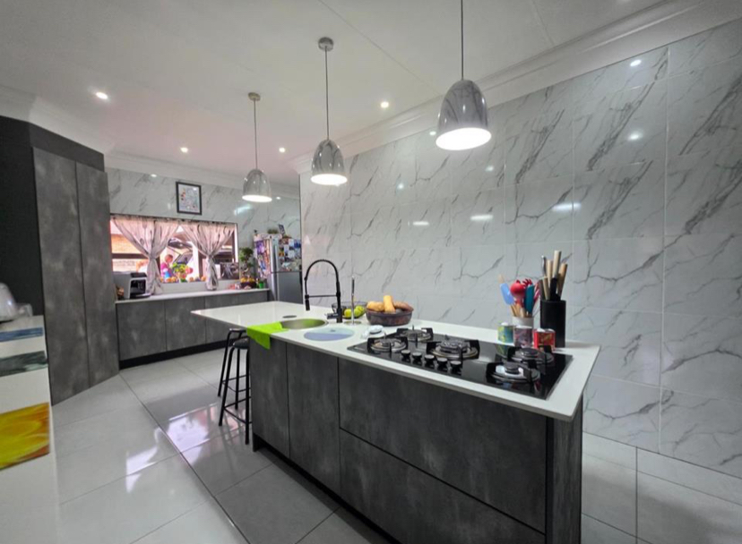 3 Bedroom Property for Sale in New Redruth Gauteng