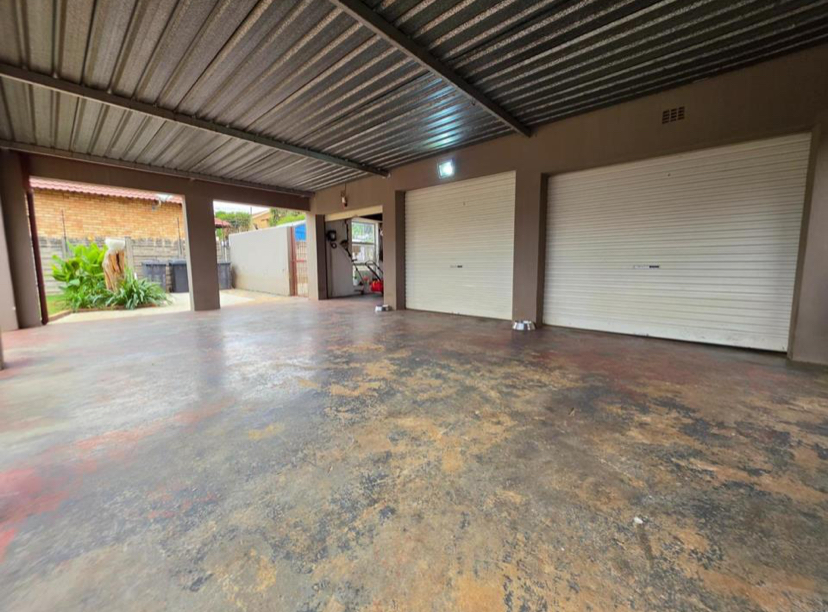3 Bedroom Property for Sale in New Redruth Gauteng
