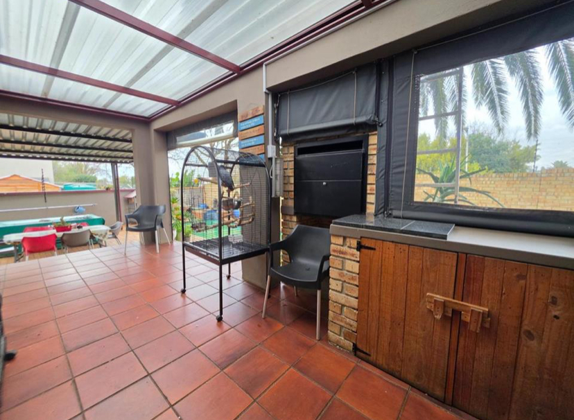 3 Bedroom Property for Sale in New Redruth Gauteng