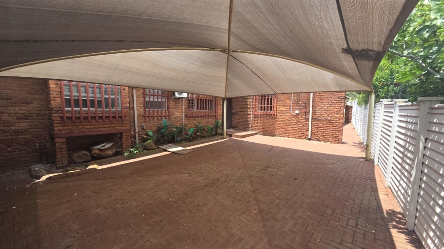3 Bedroom Property for Sale in Brackendowns Gauteng
