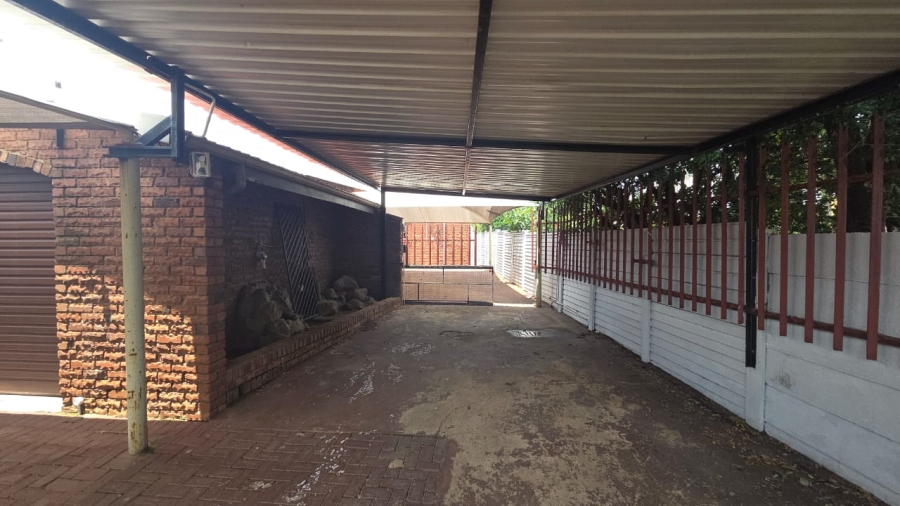 3 Bedroom Property for Sale in Brackendowns Gauteng
