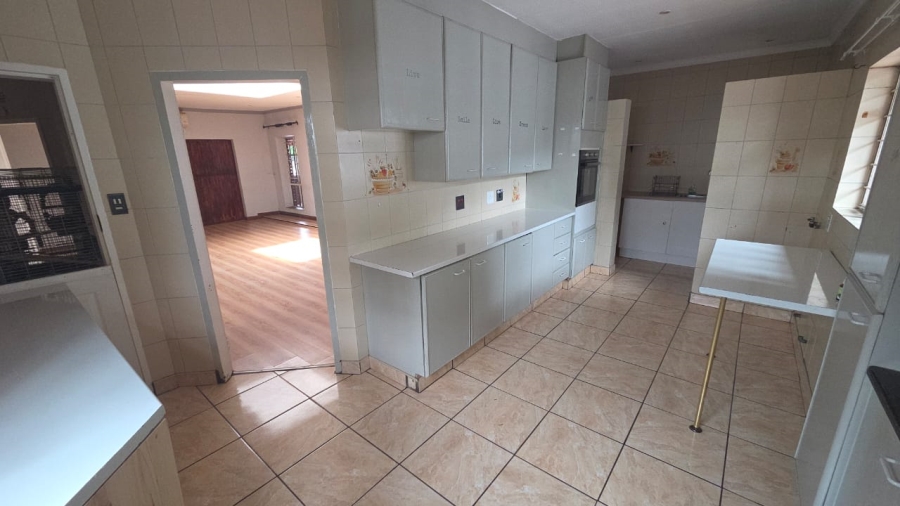 3 Bedroom Property for Sale in Brackendowns Gauteng