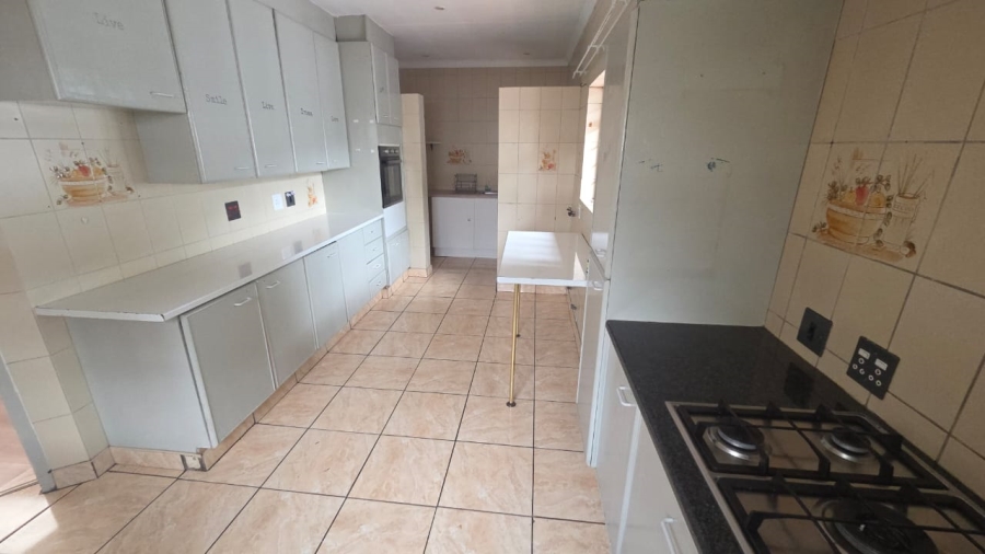3 Bedroom Property for Sale in Brackendowns Gauteng