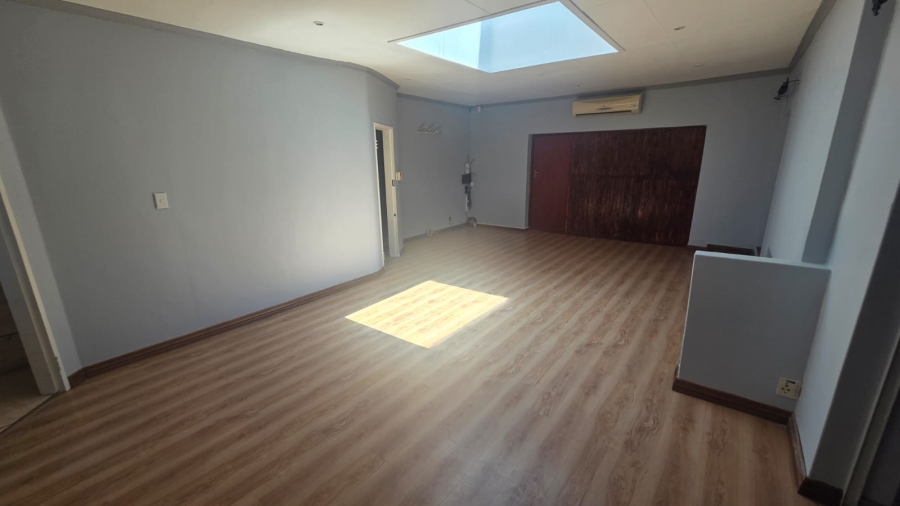 3 Bedroom Property for Sale in Brackendowns Gauteng