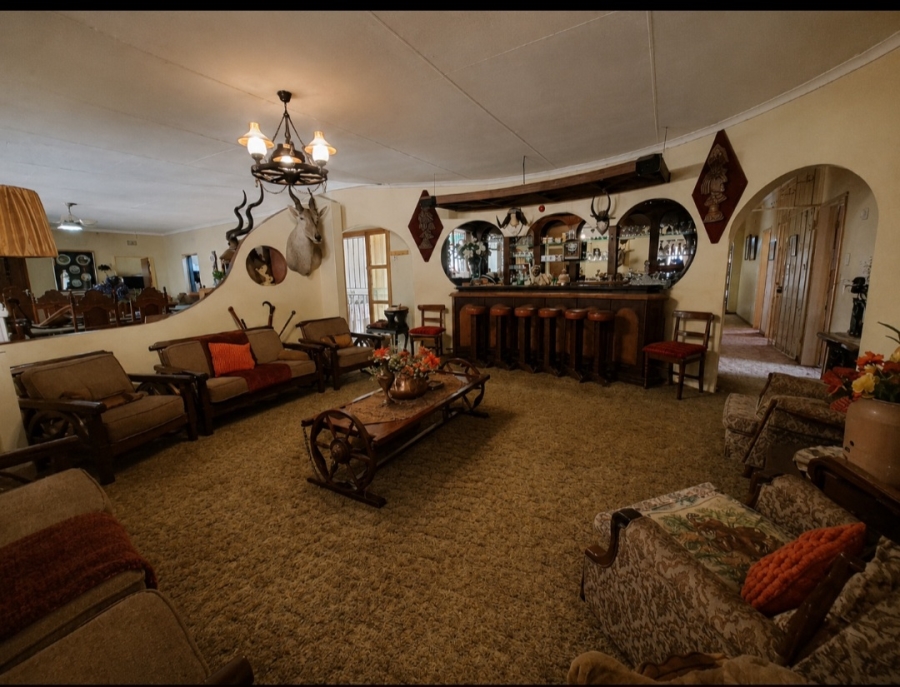 7 Bedroom Property for Sale in Mooilande Gauteng