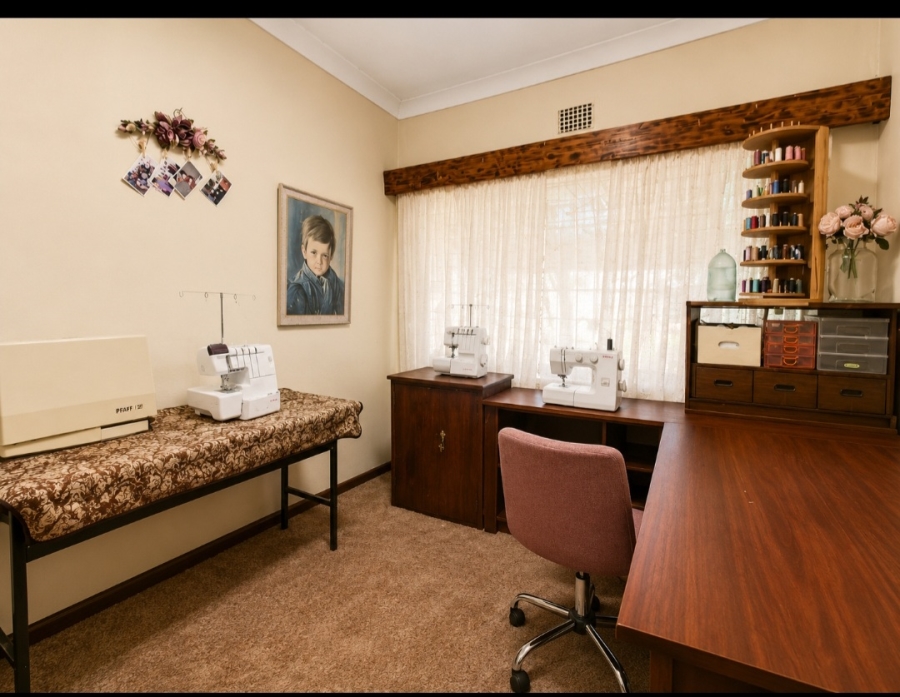 7 Bedroom Property for Sale in Mooilande Gauteng
