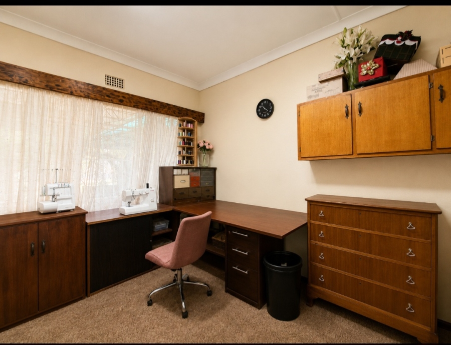 7 Bedroom Property for Sale in Mooilande Gauteng