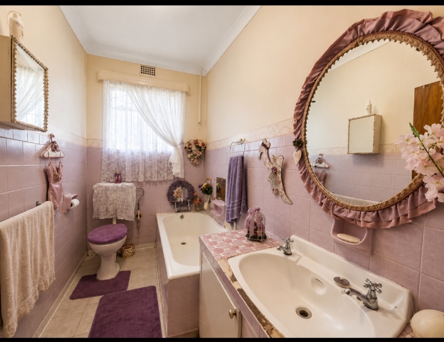 7 Bedroom Property for Sale in Mooilande Gauteng