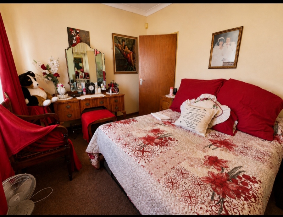 7 Bedroom Property for Sale in Mooilande Gauteng