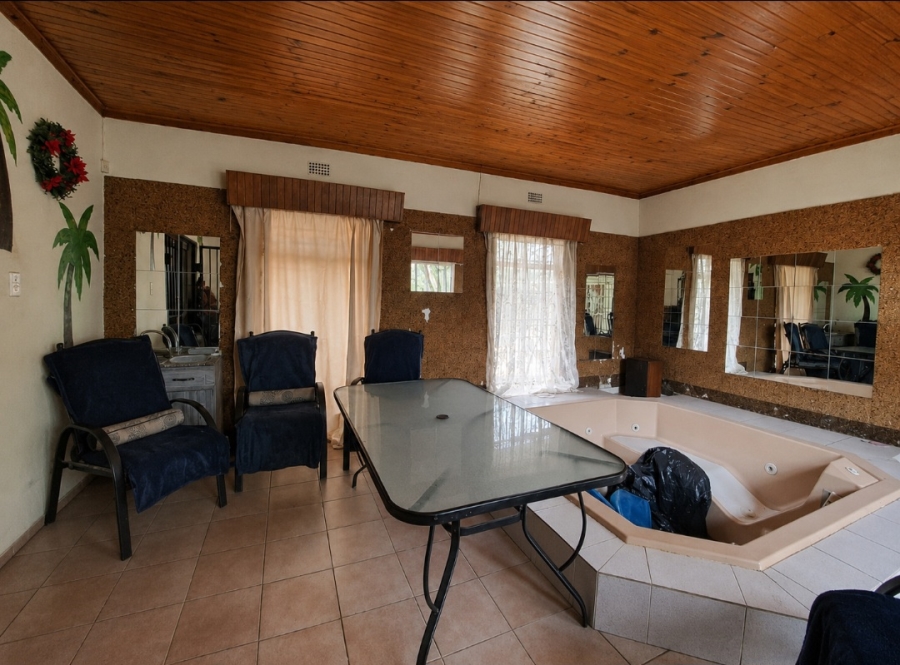 7 Bedroom Property for Sale in Mooilande Gauteng