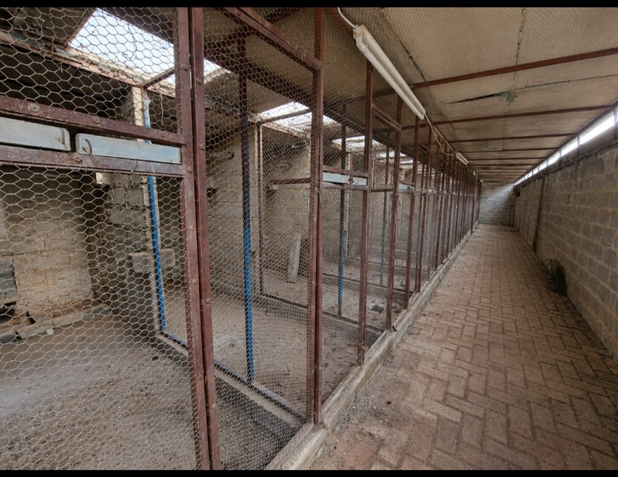 7 Bedroom Property for Sale in Mooilande Gauteng