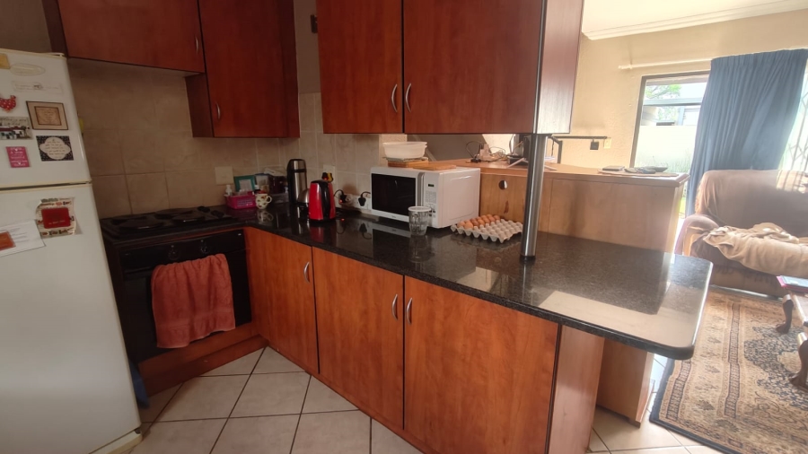 2 Bedroom Property for Sale in Annlin Gauteng
