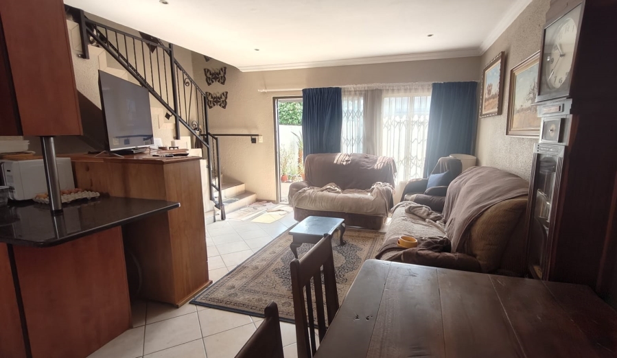 2 Bedroom Property for Sale in Annlin Gauteng