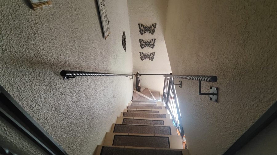 2 Bedroom Property for Sale in Annlin Gauteng