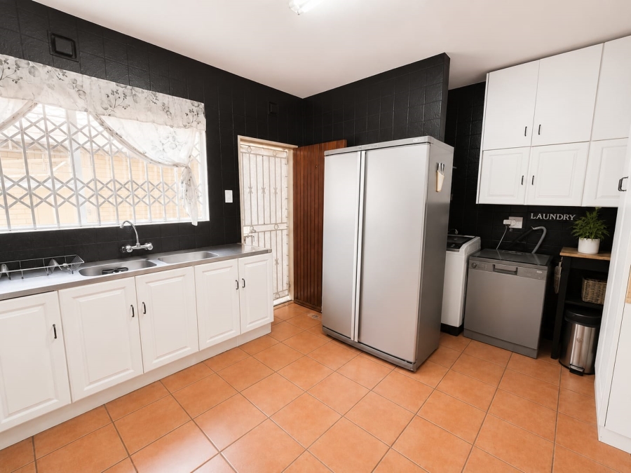 To Let 3 Bedroom Property for Rent in Three Rivers Proper Gauteng