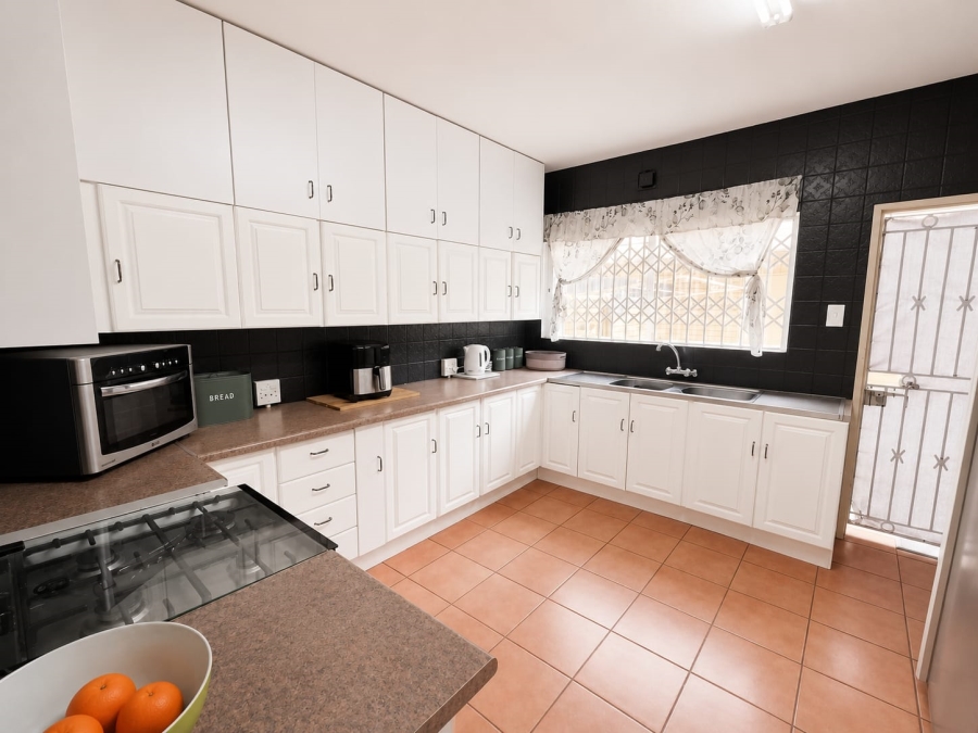 To Let 3 Bedroom Property for Rent in Three Rivers Proper Gauteng