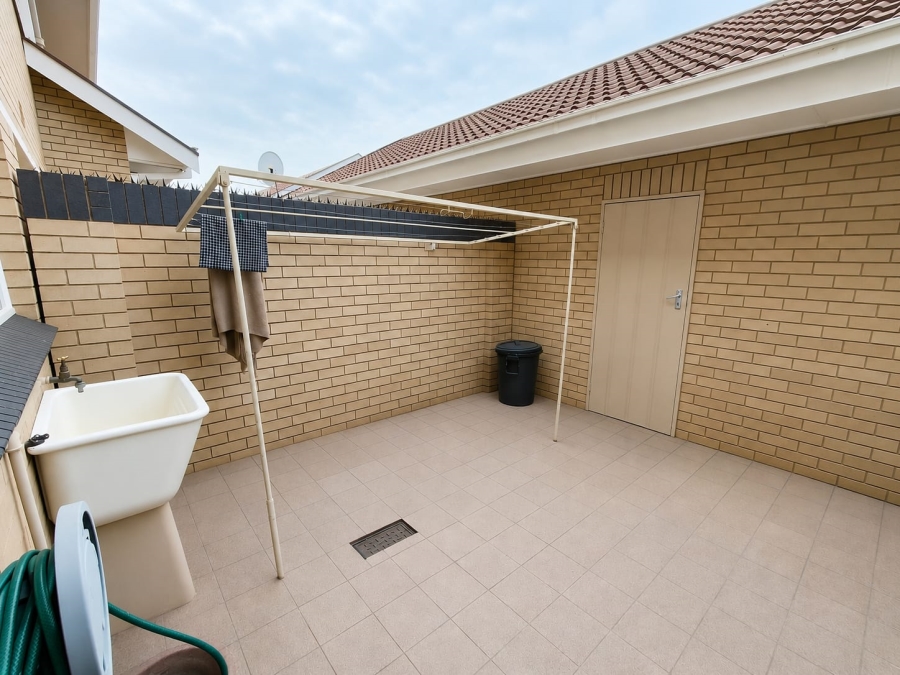 To Let 3 Bedroom Property for Rent in Three Rivers Proper Gauteng