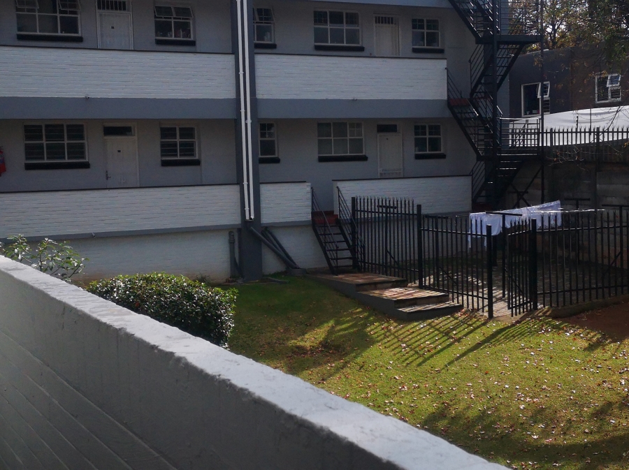 2 Bedroom Property for Sale in Linden Gauteng