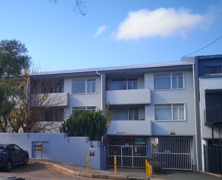 2 Bedroom Property for Sale in Linden Gauteng