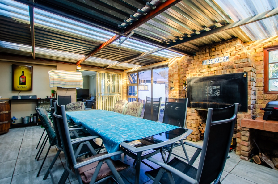 To Let 3 Bedroom Property for Rent in Impala Park Gauteng