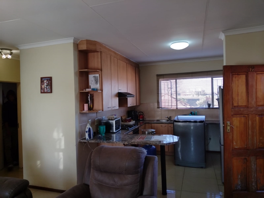 2 Bedroom Property for Sale in Edleen Gauteng