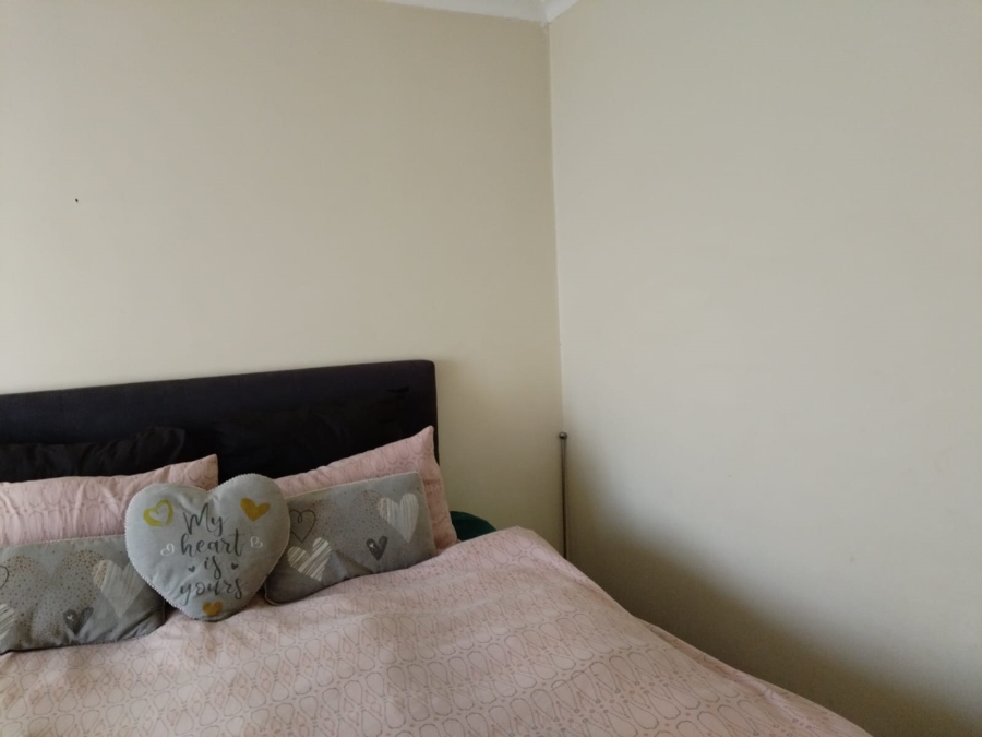 2 Bedroom Property for Sale in Edleen Gauteng
