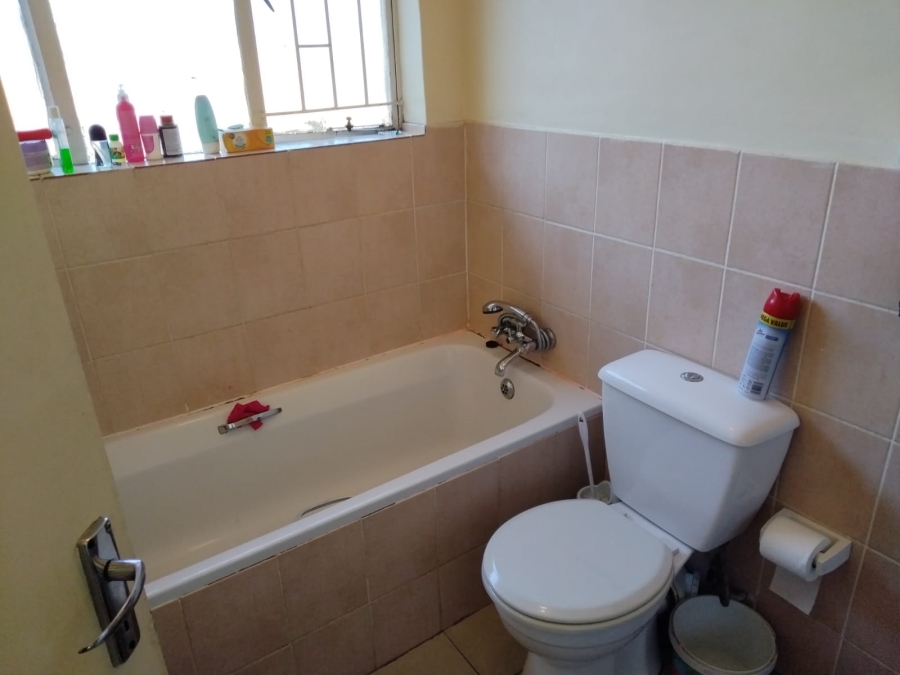 2 Bedroom Property for Sale in Edleen Gauteng