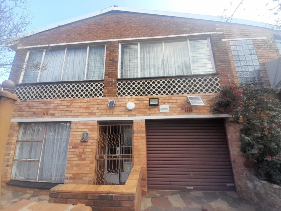 7 Bedroom Property for Sale in Mackenzieville Gauteng