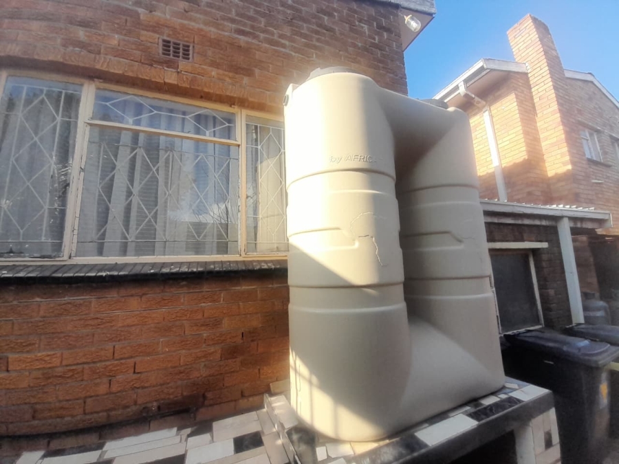 7 Bedroom Property for Sale in Mackenzieville Gauteng