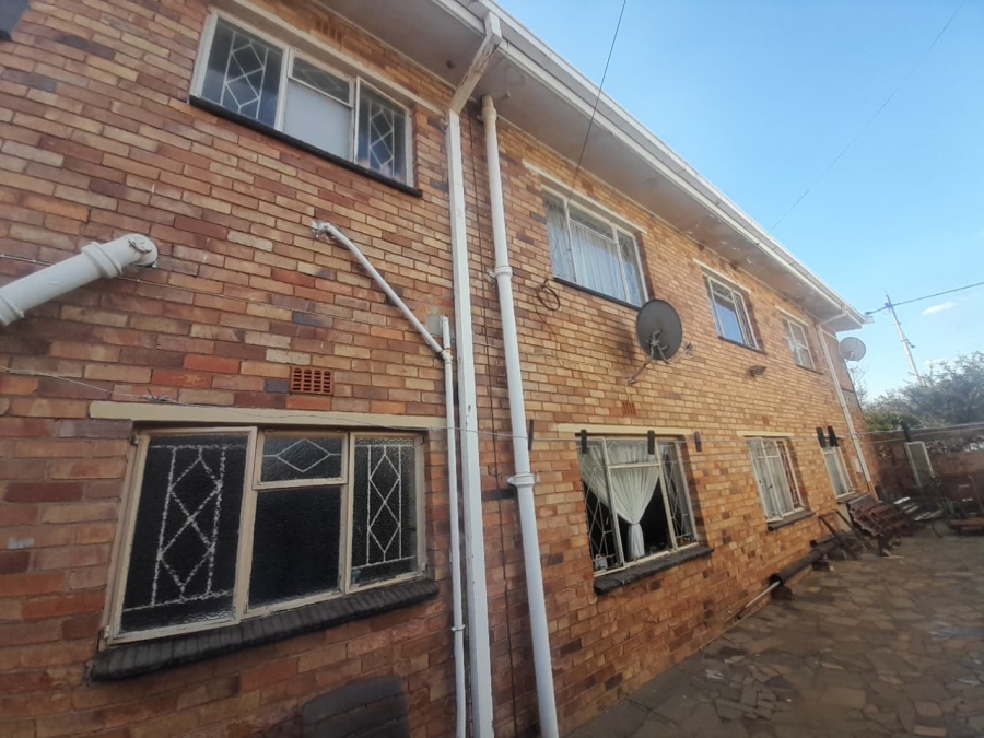 7 Bedroom Property for Sale in Mackenzieville Gauteng