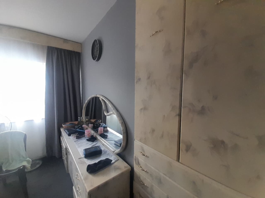 7 Bedroom Property for Sale in Mackenzieville Gauteng