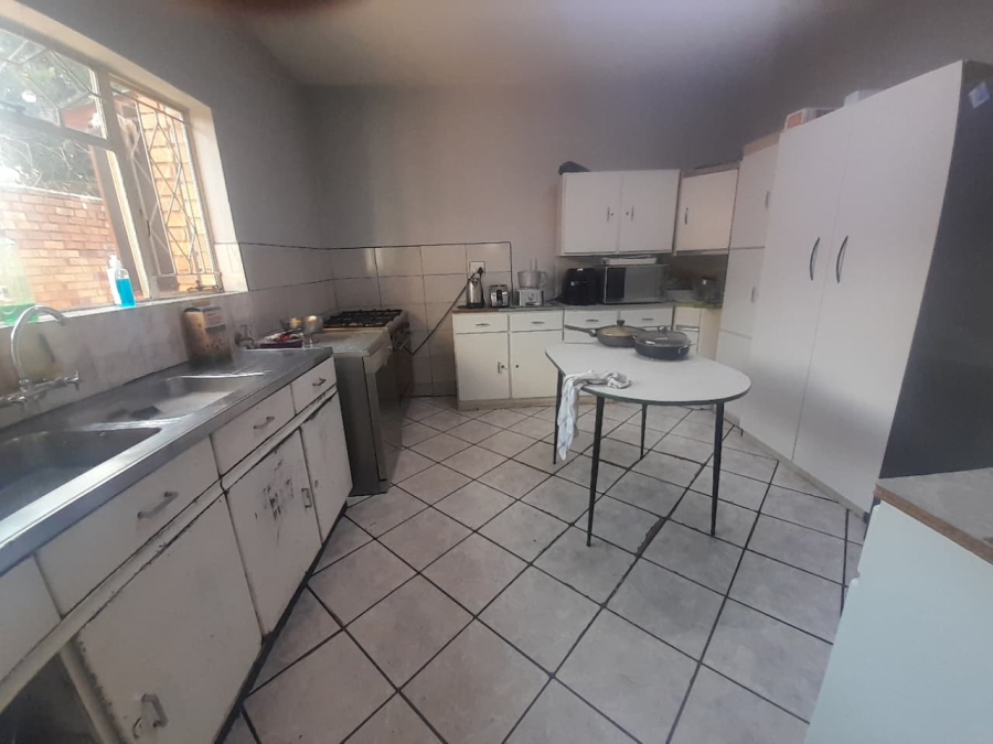 7 Bedroom Property for Sale in Mackenzieville Gauteng