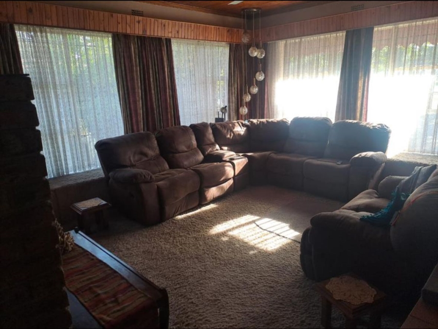 3 Bedroom Property for Sale in Dunnottar Gauteng