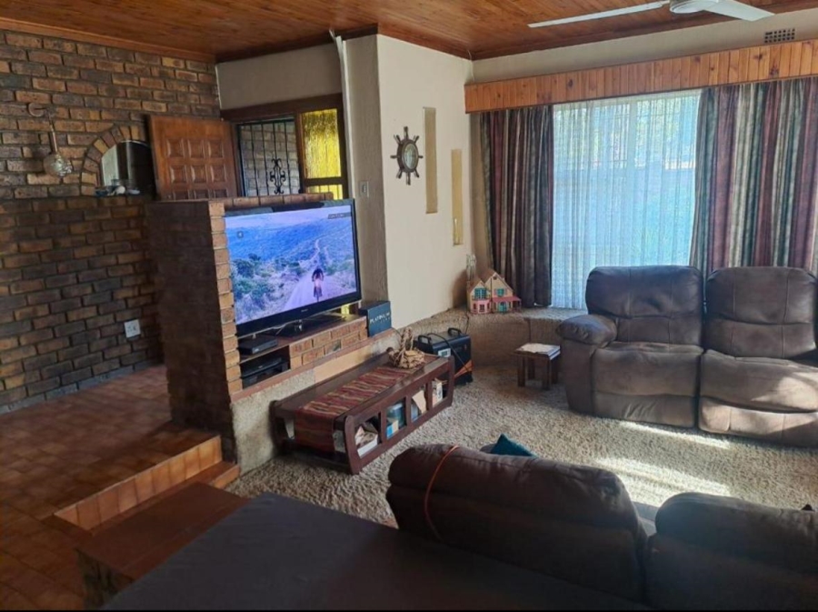 3 Bedroom Property for Sale in Dunnottar Gauteng