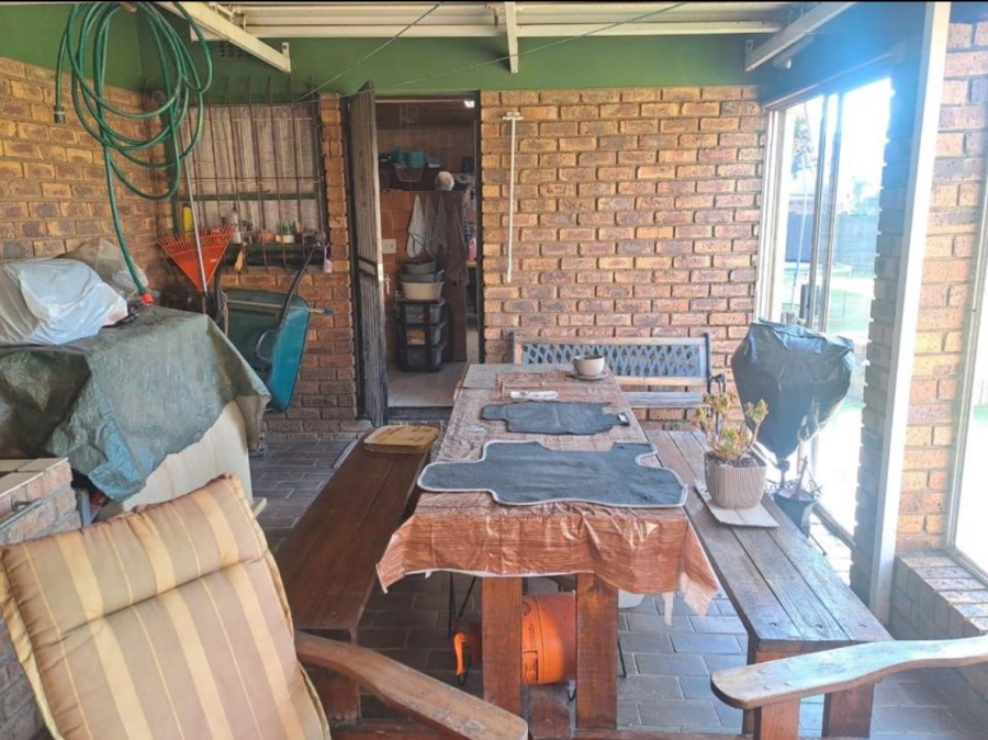 3 Bedroom Property for Sale in Dunnottar Gauteng