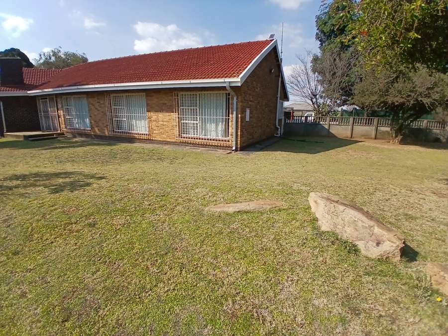 4 Bedroom Property for Sale in Dunnottar Gauteng