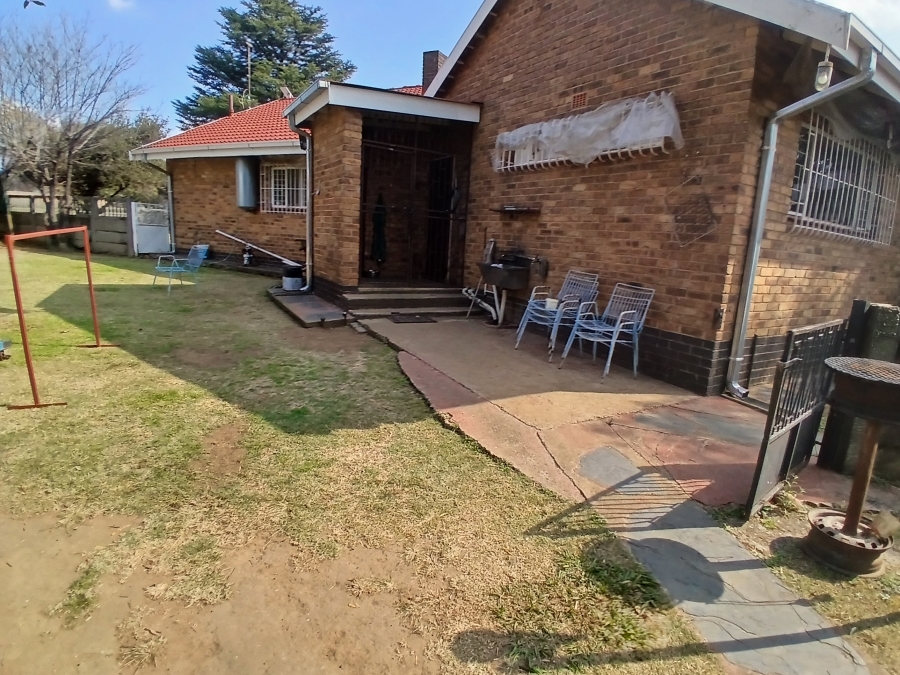 4 Bedroom Property for Sale in Dunnottar Gauteng