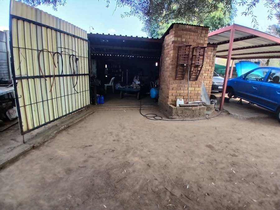 4 Bedroom Property for Sale in Dunnottar Gauteng