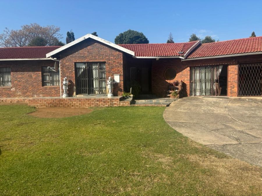 4 Bedroom Property for Sale in Albertsdal Gauteng