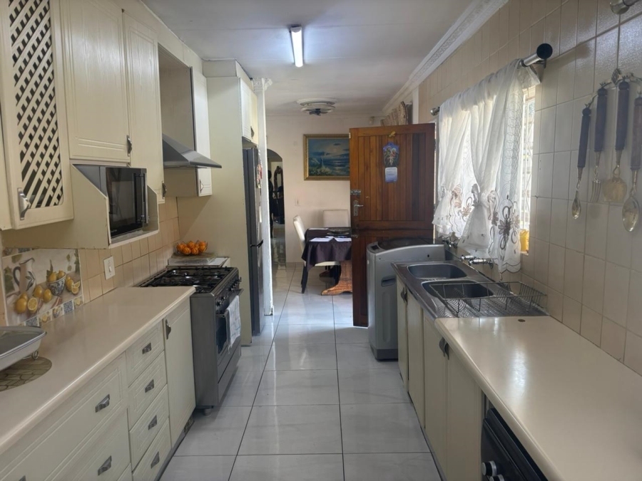 4 Bedroom Property for Sale in Albertsdal Gauteng