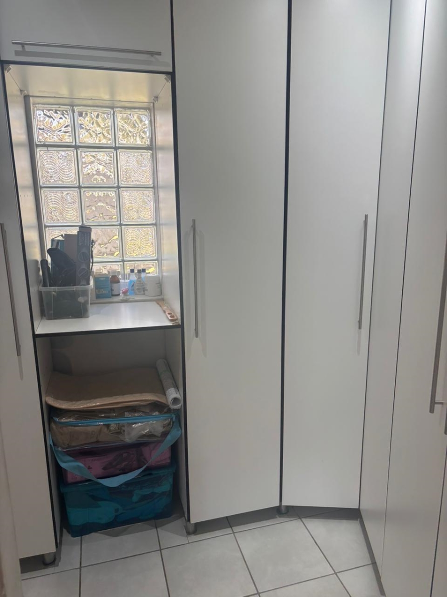 4 Bedroom Property for Sale in Albertsdal Gauteng