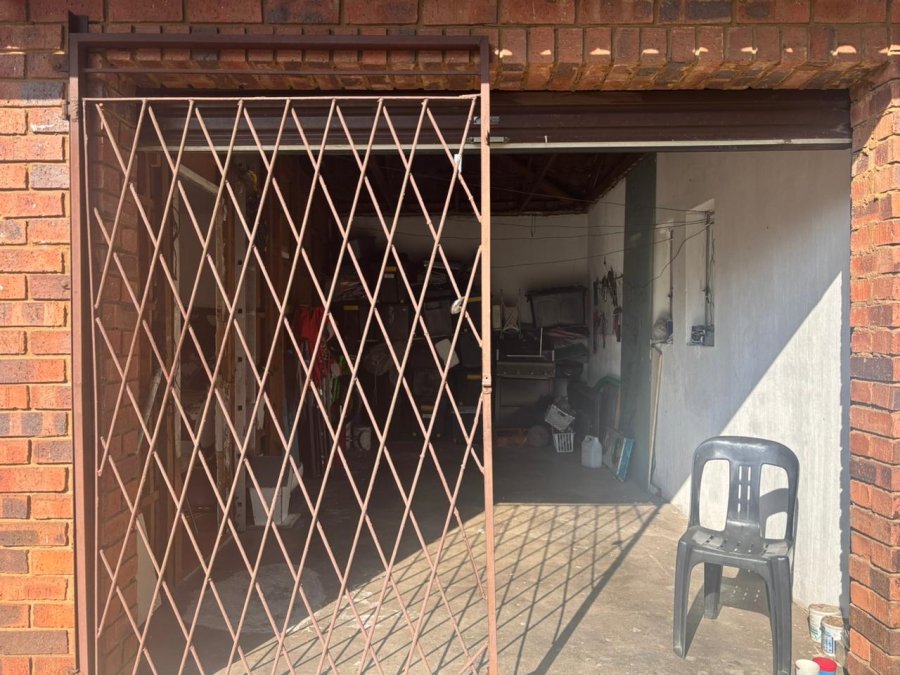 4 Bedroom Property for Sale in Albertsdal Gauteng