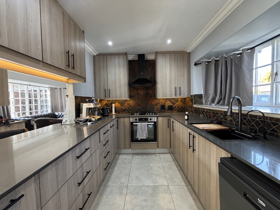3 Bedroom Property for Sale in Goedeburg Gauteng