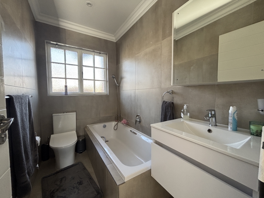 3 Bedroom Property for Sale in Goedeburg Gauteng