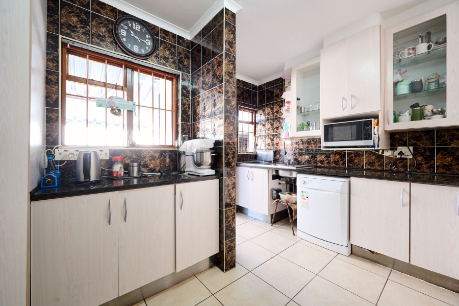 3 Bedroom Property for Sale in Halfway Gardens Gauteng