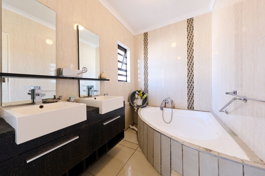 3 Bedroom Property for Sale in Halfway Gardens Gauteng