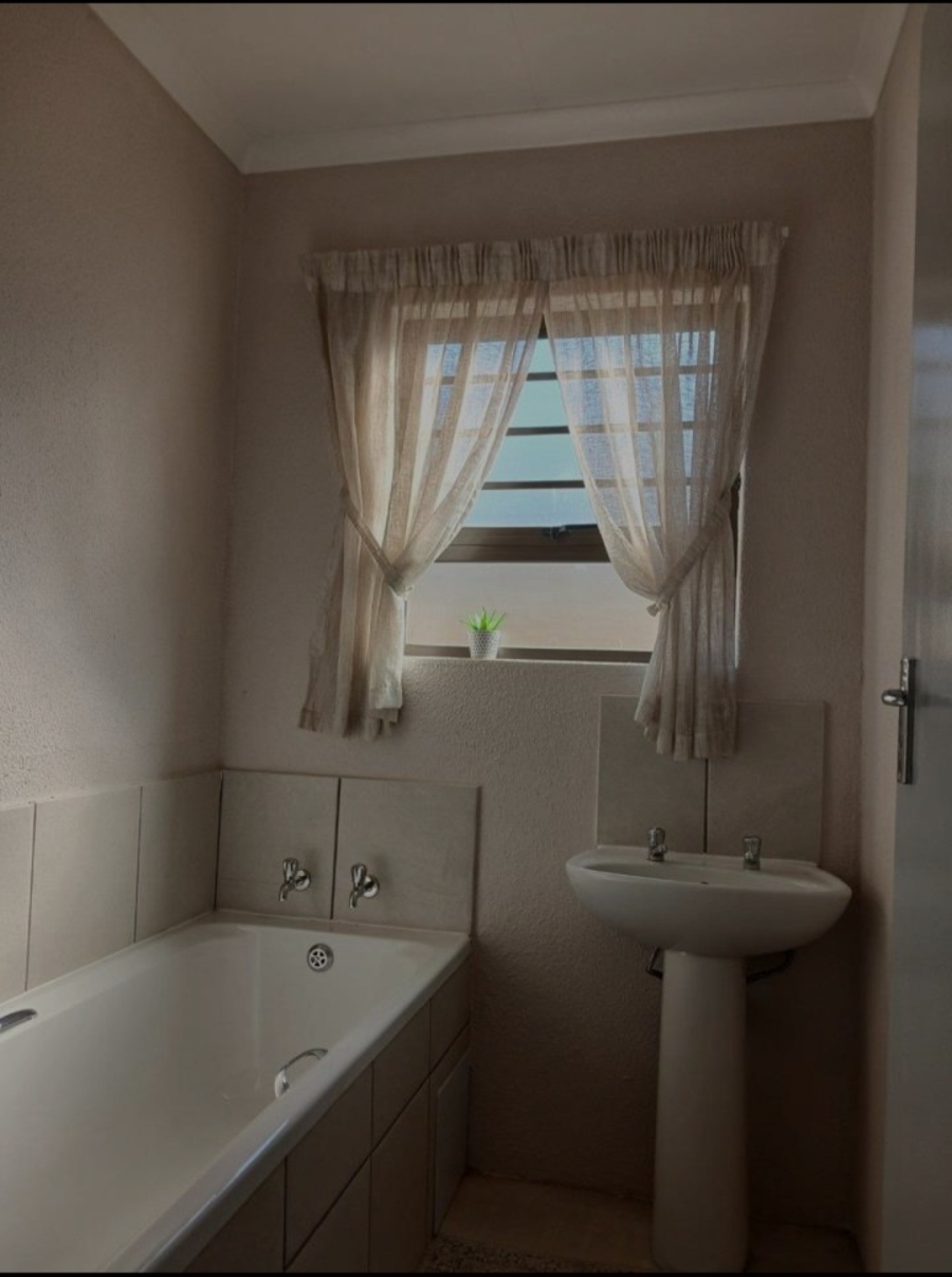 3 Bedroom Property for Sale in Soshanguve WW Gauteng